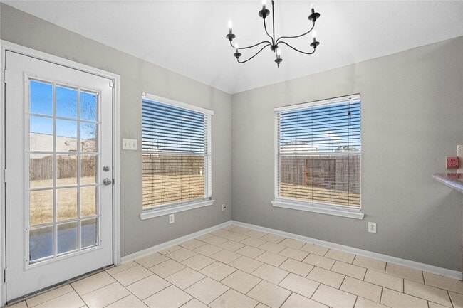 Building Photo - 12602 Stratford Heights Dr