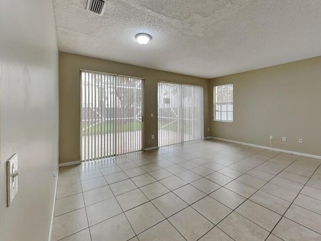 Building Photo - 351 NW 152nd Ln