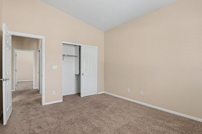 Building Photo - Immaculate 5-Bed, 3-Bath Entertainer’s Home on Over a Quarter Acre in Gated Riverwalk Ranch Manor...