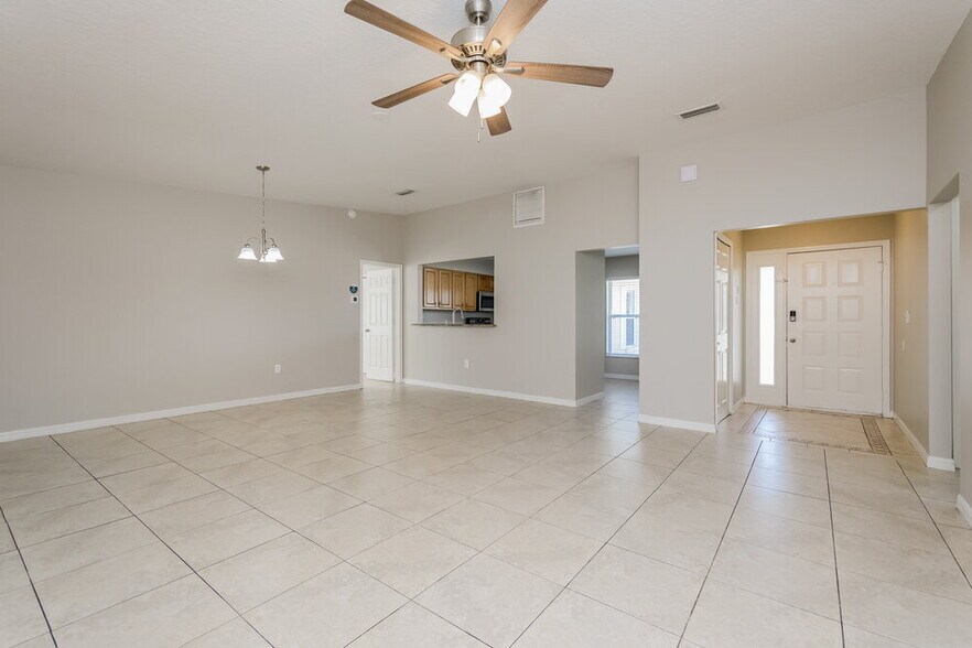 Building Photo - 501 Maricopa Dr