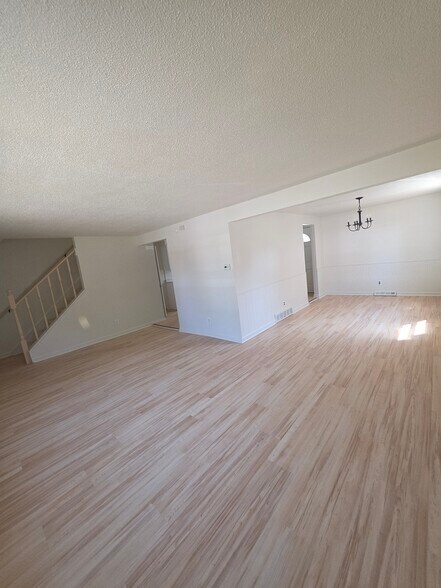 Building Photo - 130 Fairgreen Dr