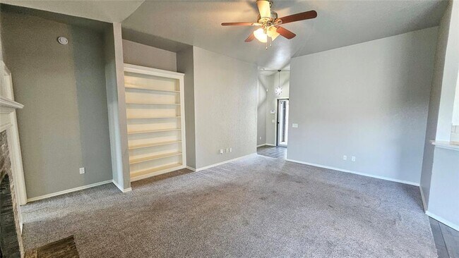 Building Photo - 6033 SE 83rd Pl