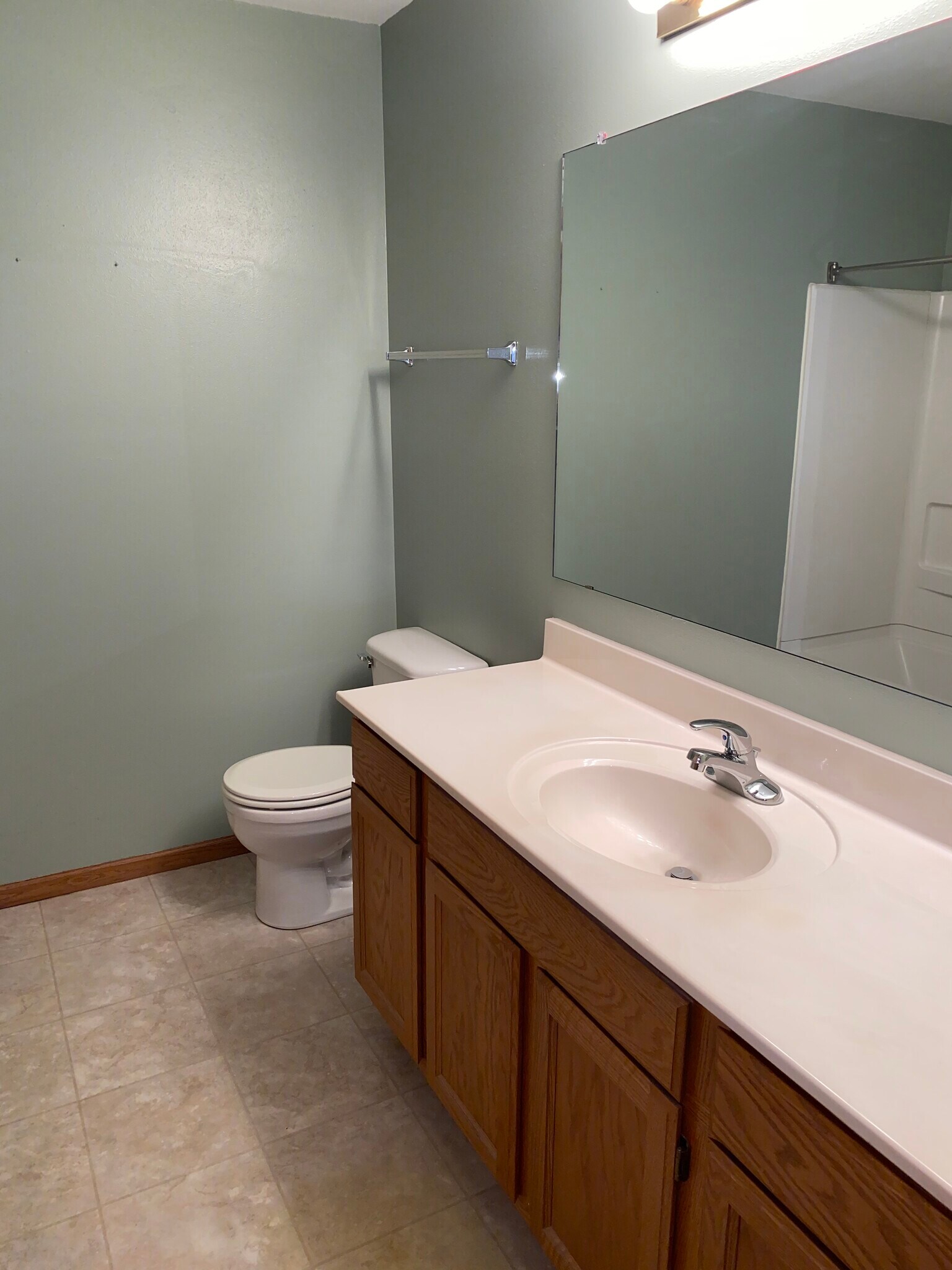 Building Photo - 1917 Deerhaven Ln NE