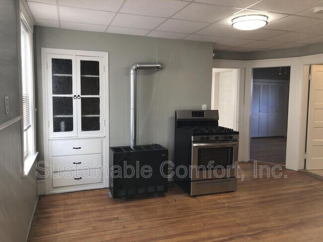 Building Photo - 18 Plantation St