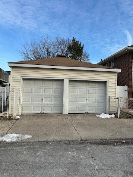 Building Photo - 4400 Liberty Ave