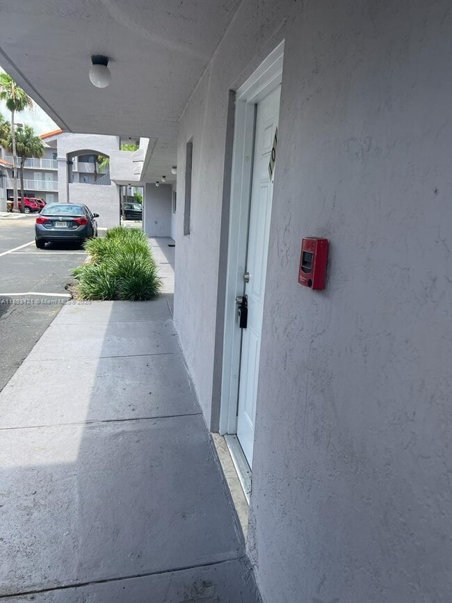 Building Photo - 2670 W 76th St