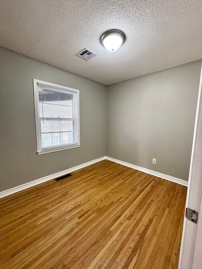 Building Photo - Stunning and Bright home in the heart of the Rose District