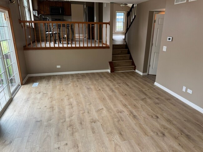Building Photo - 2404 Kenmore Ct