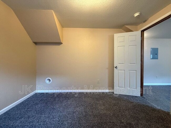 Building Photo - 3108 9th Ave N