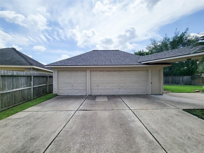 Building Photo - 914 Ivory Ridge Ln