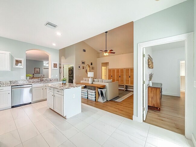 Building Photo - Gorgeous 3 bedroom 2 bath Single Family Home in Delray Beach