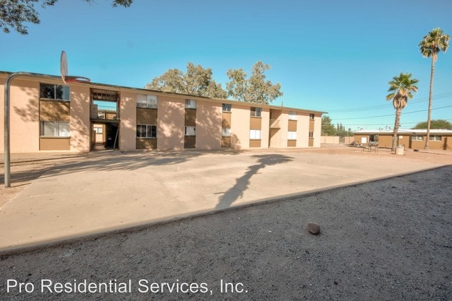 Building Photo - 334 W Valencia Rd