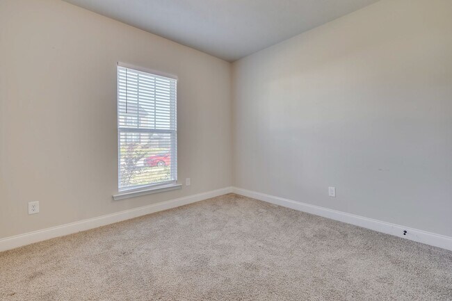 Building Photo - 340 Fox Haven Dr