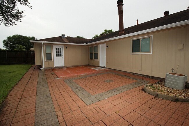 Building Photo - 3873 Pecan Cir