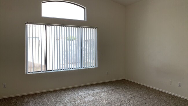 Building Photo - 4 Bedroom 2 Bath - 1870 Sq. Ft. Home - Ajo...