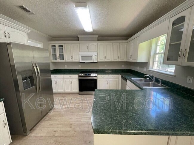 Building Photo - 5780 Carriage Hills Dr