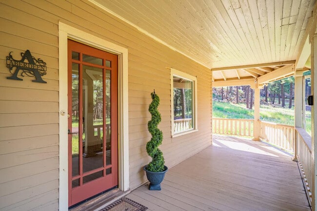 Building Photo - 4955 Hidden Hollow Rd