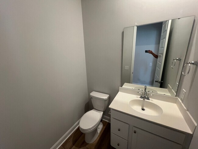 Building Photo - Beautiful Summers Corner 5Bed/4.5Bath