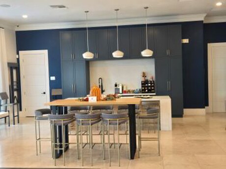 Building Photo - 7070 Venice Way