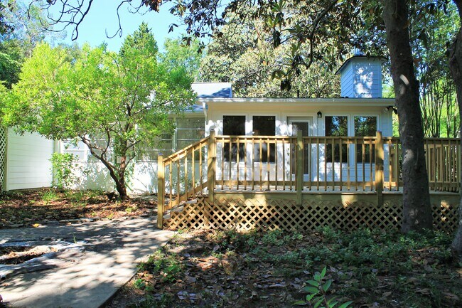 Building Photo - 275 Piney Ln