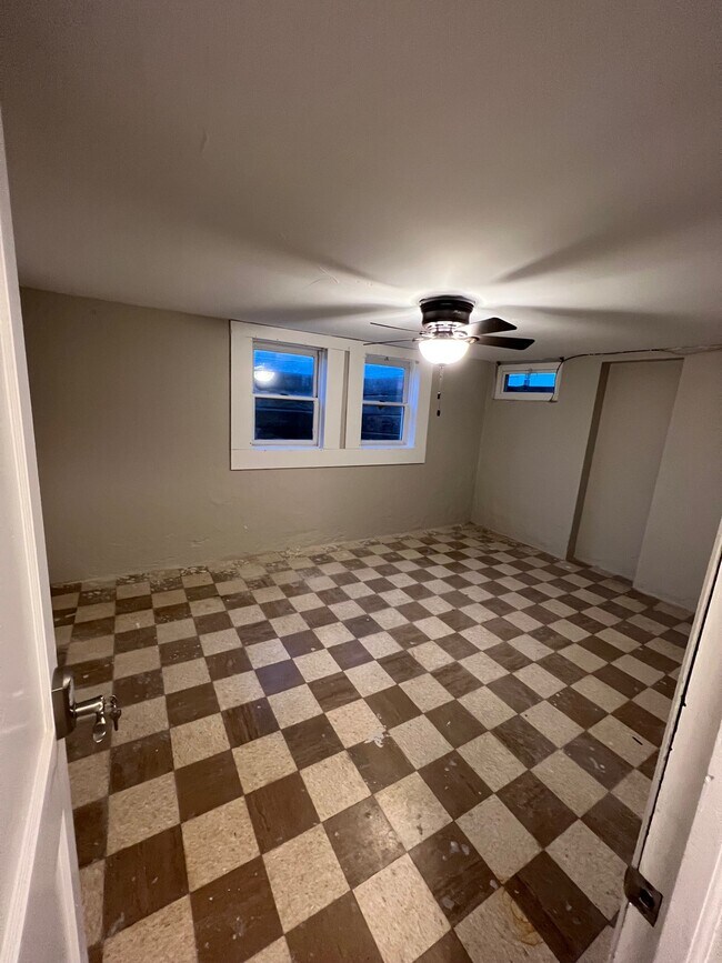 Downstairs room - 1101 Pomeroy St