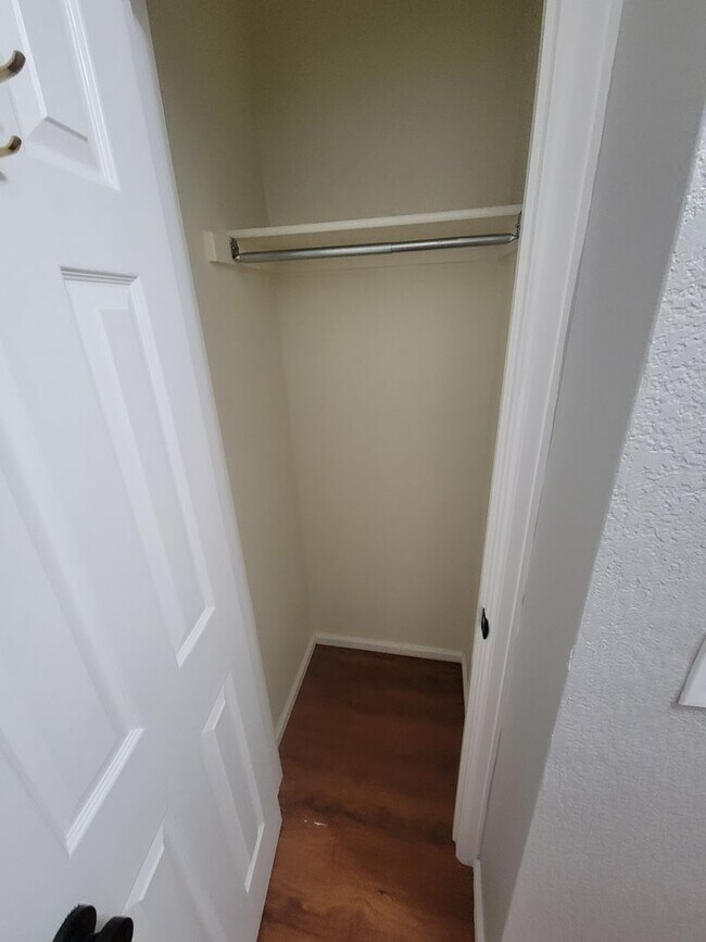 Building Photo - Fabulous Remodeled 2 bedroom , 2 bath Remodeled Condo in Country Club Greens