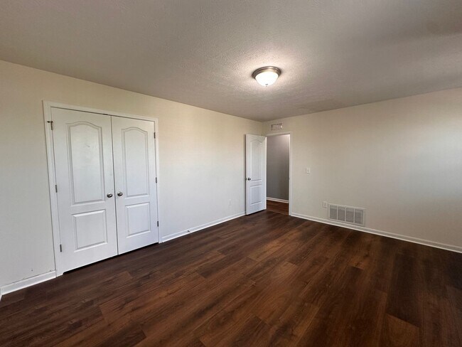 Building Photo - Beautiful 3-Bedroom Home in Desirable Village at Armstrong Farms