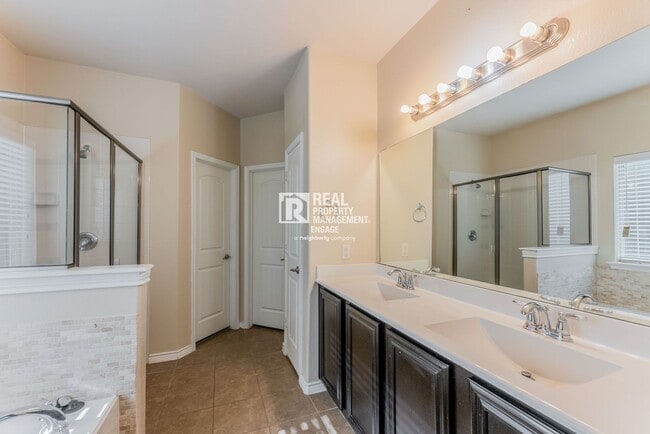 Building Photo - Modern Two-Story 4-Bedroom Home in Frisco ISD!