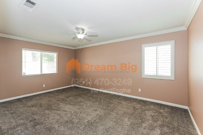 Building Photo - 1493 Evergreen Ave