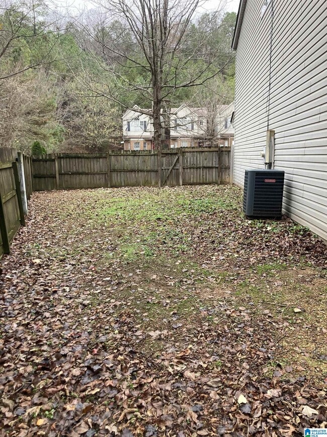 Building Photo - 200 Calloway Ln