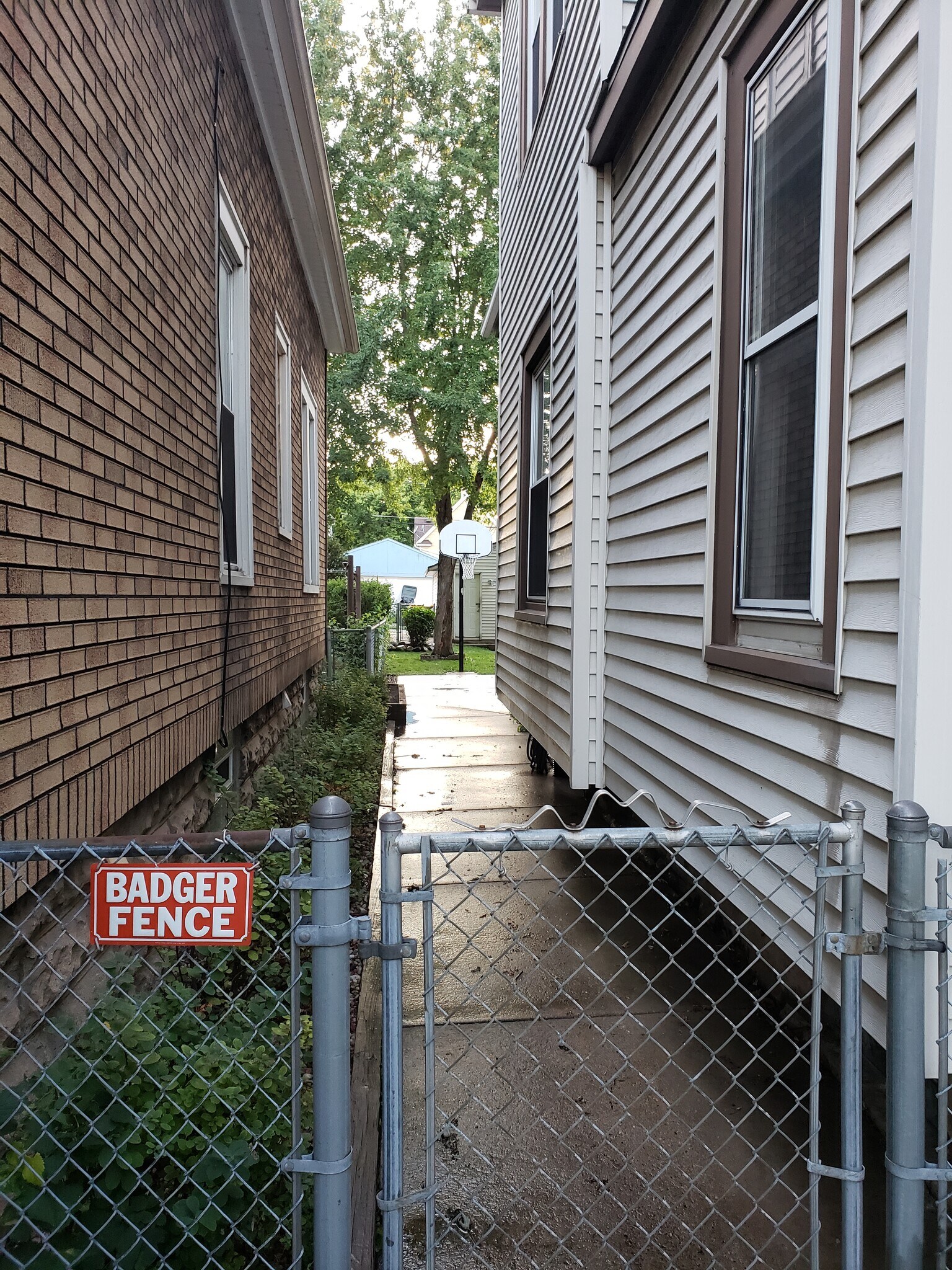 Building Photo - 1751 S 60th St