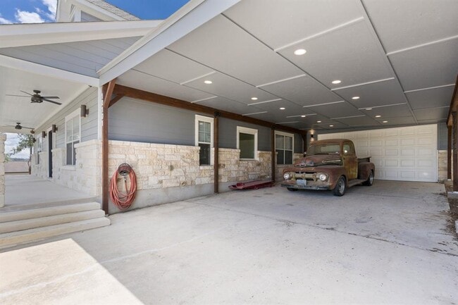 Building Photo - 10101 Twin Lake Loop