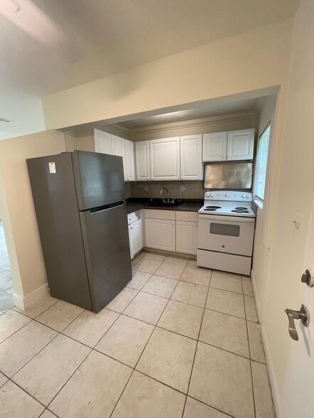 Building Photo - 2194 Ponce De Leon Cir