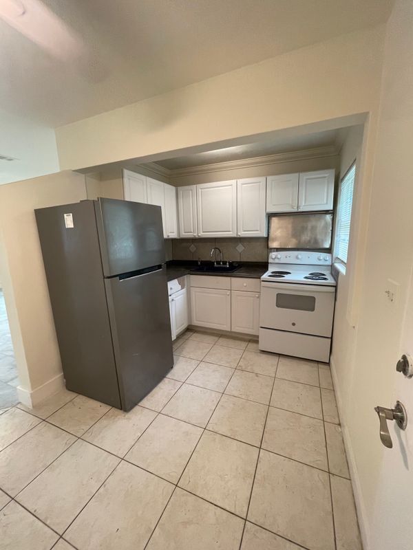 Building Photo - 2194 Ponce De Leon Cir