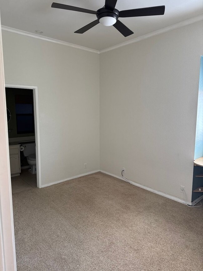 Building Photo - 2 BR/2BA Kensington Condominium with Garage