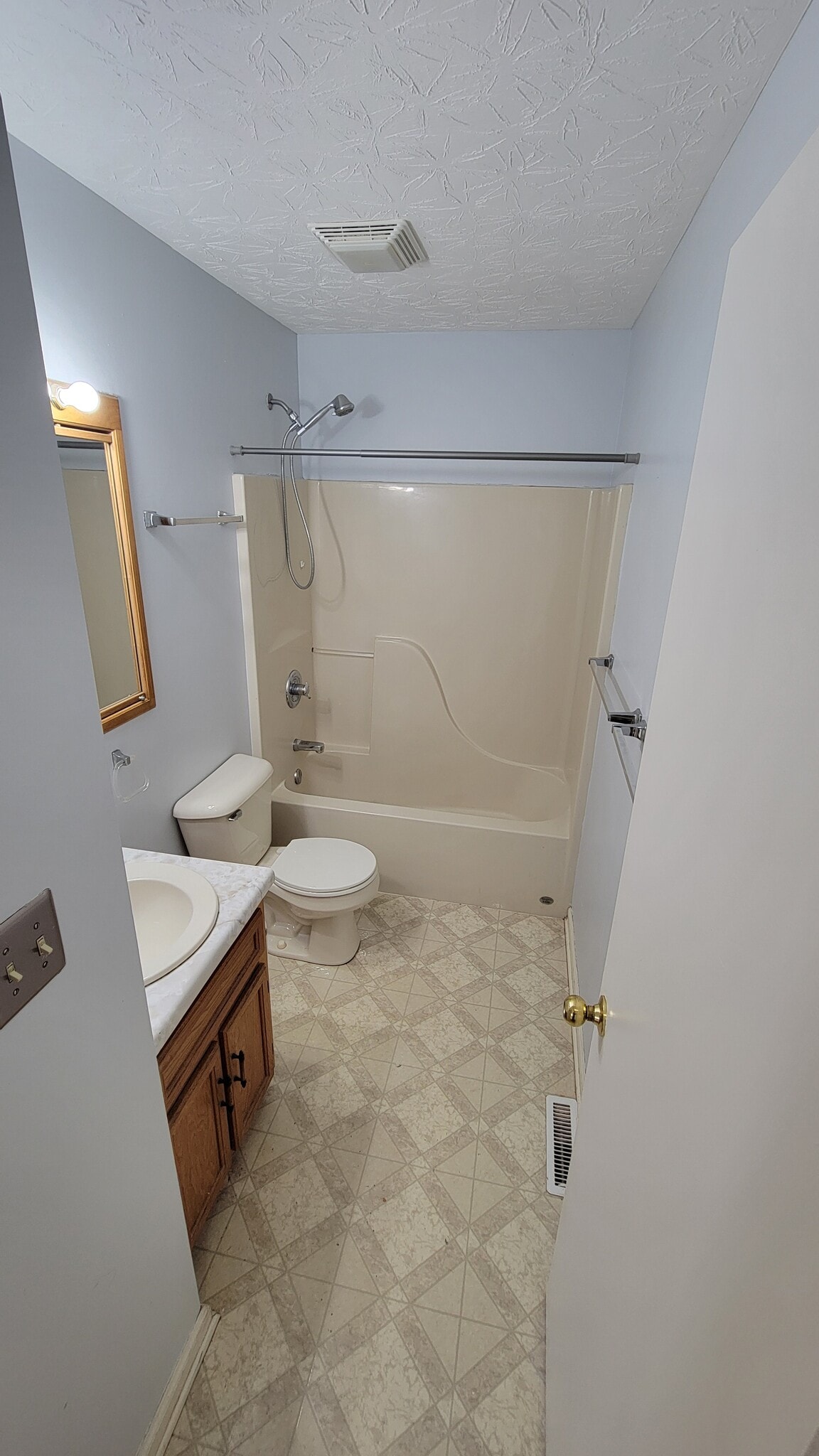 Building Photo - 131 Brookside Pl
