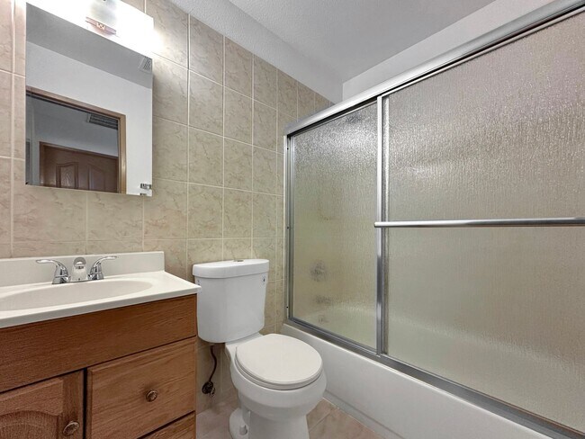 Building Photo - Charming 4BD/2BA House in San Carlos W/ W/...
