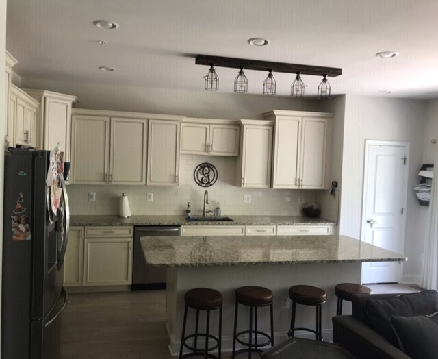 kitchen - 624 Heathland Trl