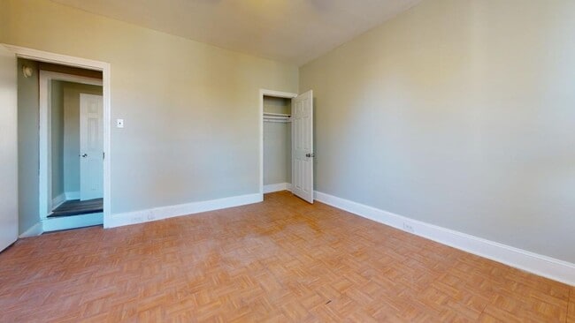 Building Photo - Contemporary 2 Bedroom Townhome w/ Updated Kitchen & Washer/dryer
