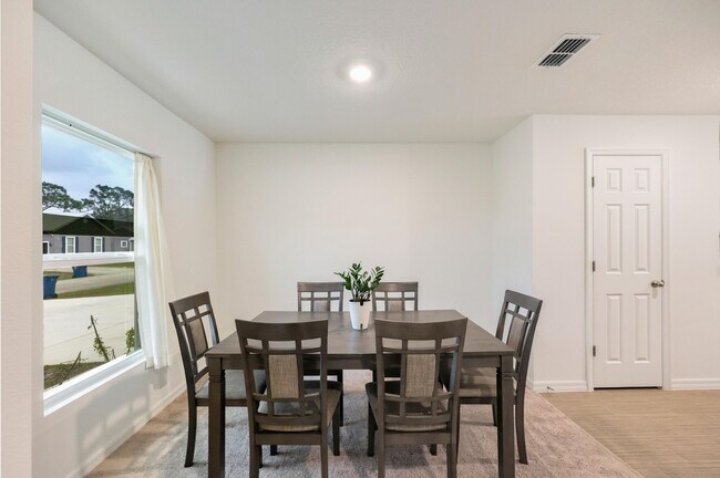 Building Photo - 1316 Gibralter St SW