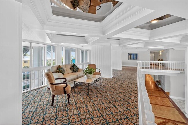 Building Photo - 2100 S Ocean Ln