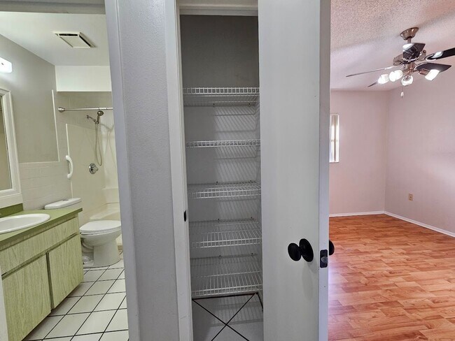 Building Photo - 3/2/1 Home for rent in Spring Hill 34609