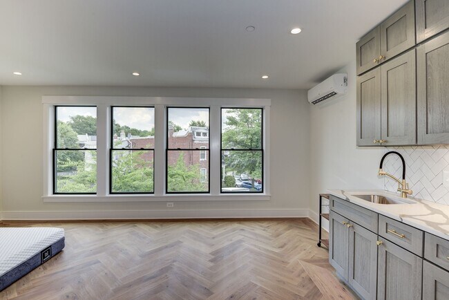 Building Photo - 4107 New Hampshire Ave NW