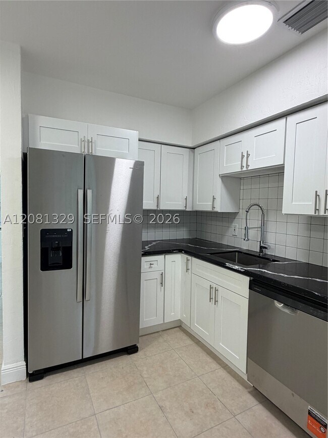 Building Photo - 1311 NE 157th St