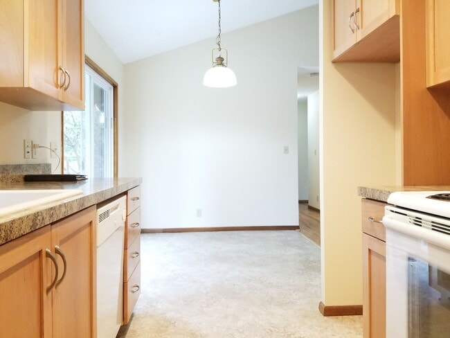 Building Photo - Cedar Hills Home on Large Lot with Fenced Backyard!!!