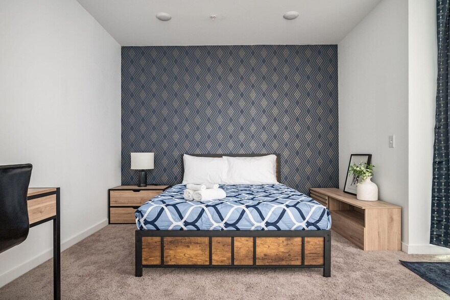 Building Photo - 542 Boulevard NE