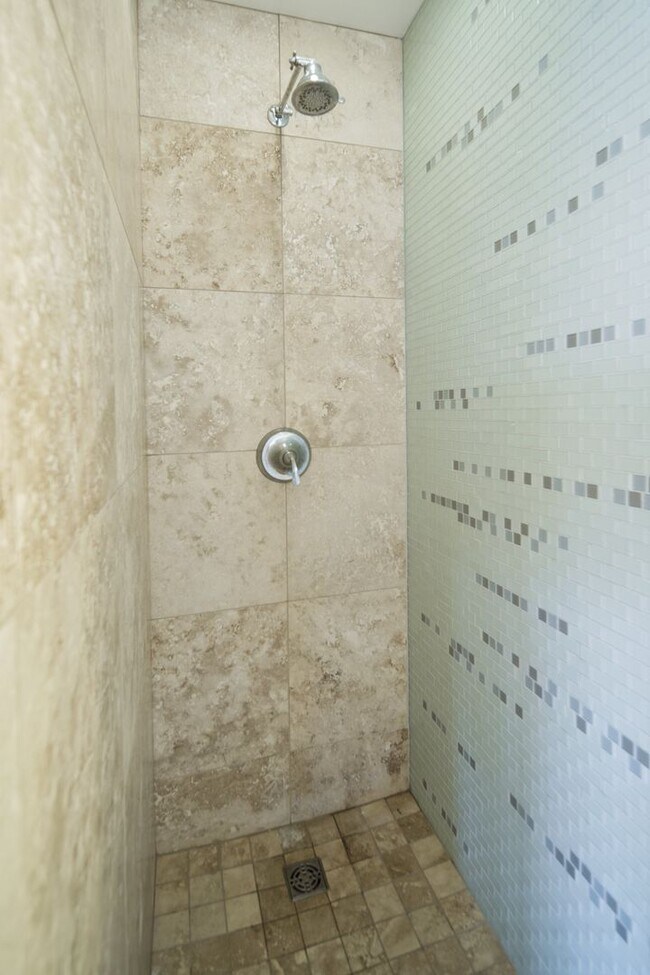 Building Photo - 135 Muzzy Rd