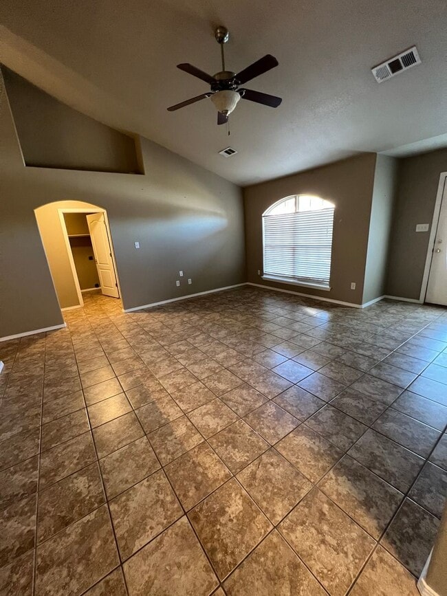 Building Photo - Nice 3 Bed 2 Bath house in new housing division off Northridge Drive