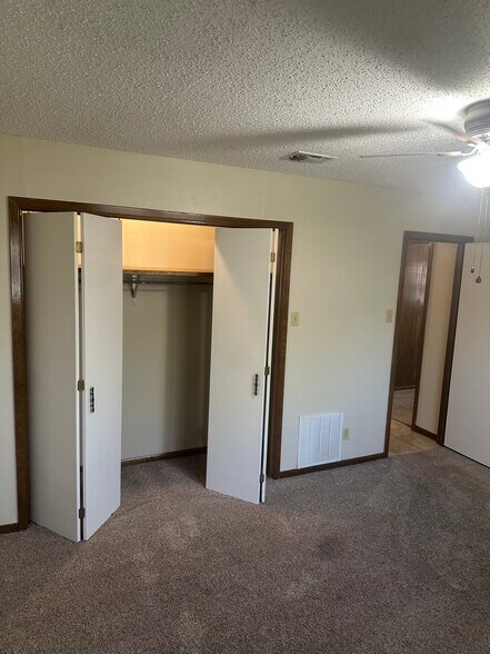 Building Photo - 2926 Briargrove Ln