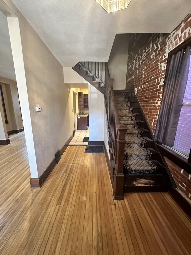 Building Photo - 2065 Emerson St